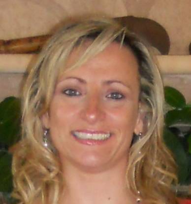 Equipo 2 Claudia Alberto Fermanelli – Directora de Operaciones y Administración